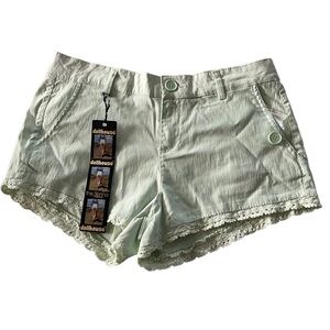 Dollhouse The Sienna Short Shorts NWT mint green juniors size 5 lace trim
